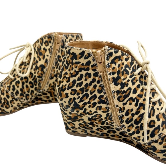 DOLCE VITA Wedge Lace Up Microsuede Leopard Bootie - Picture 5 of 9
